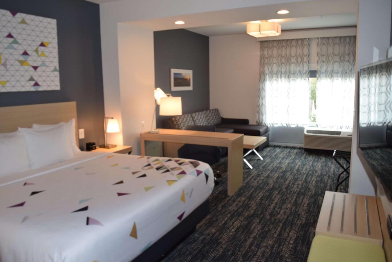 La Quinta Inn & Suites By Wyndham Manassas, Va- Dulles Airport Exterior photo